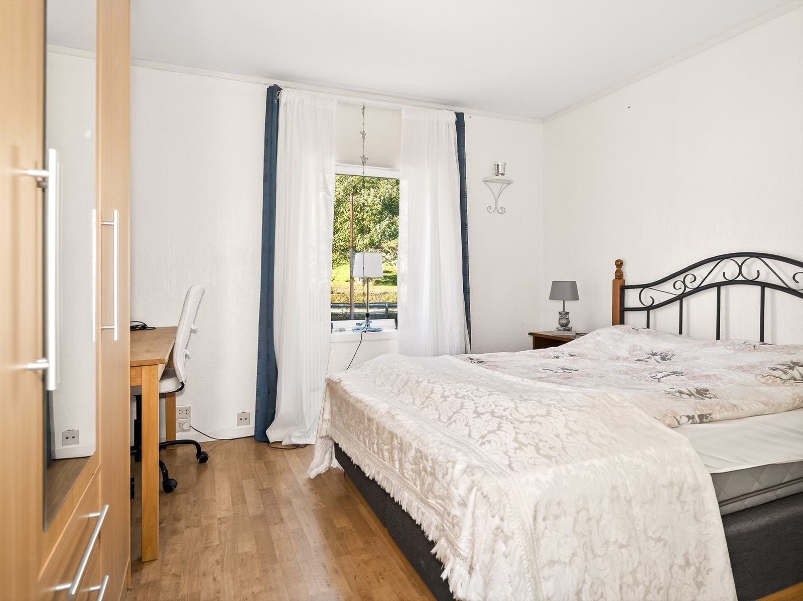 Alle 5 soverommene er i 2. etasje Galleribilde