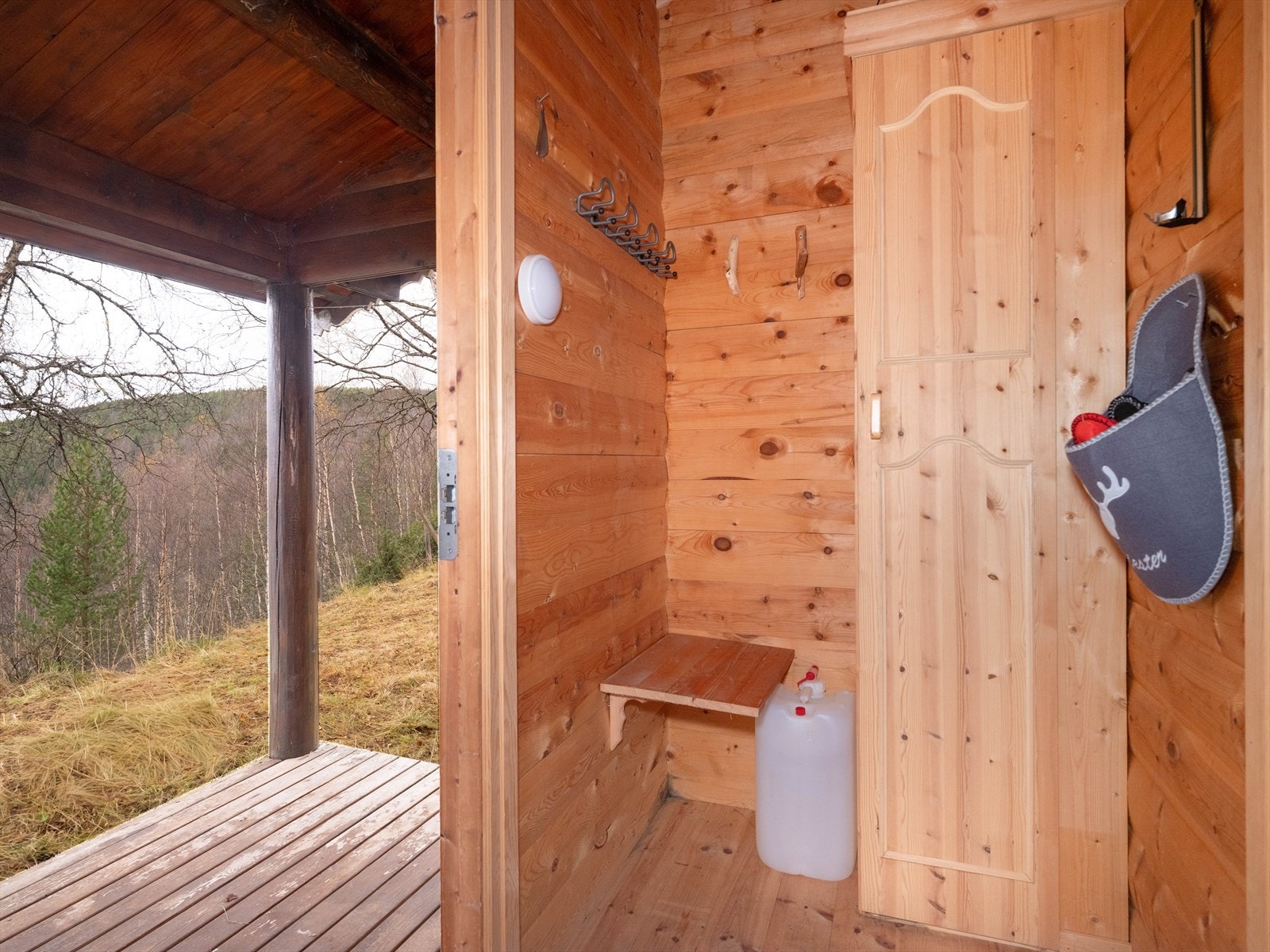 Vindfang med garderobemuligheter Galleribilde