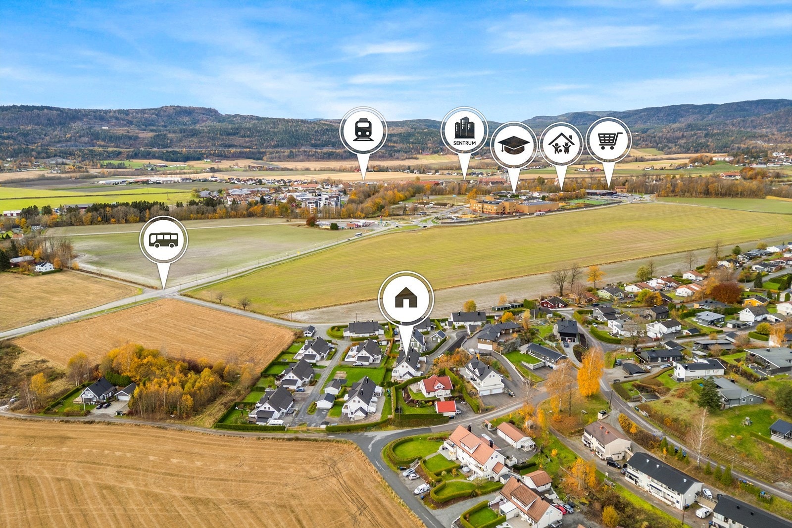 Fra eiendommen er det kun kort gange til blant annet bussholdeplass, barne- og ungdomsskole, barnehage og sentrum med butikker. Galleribilde