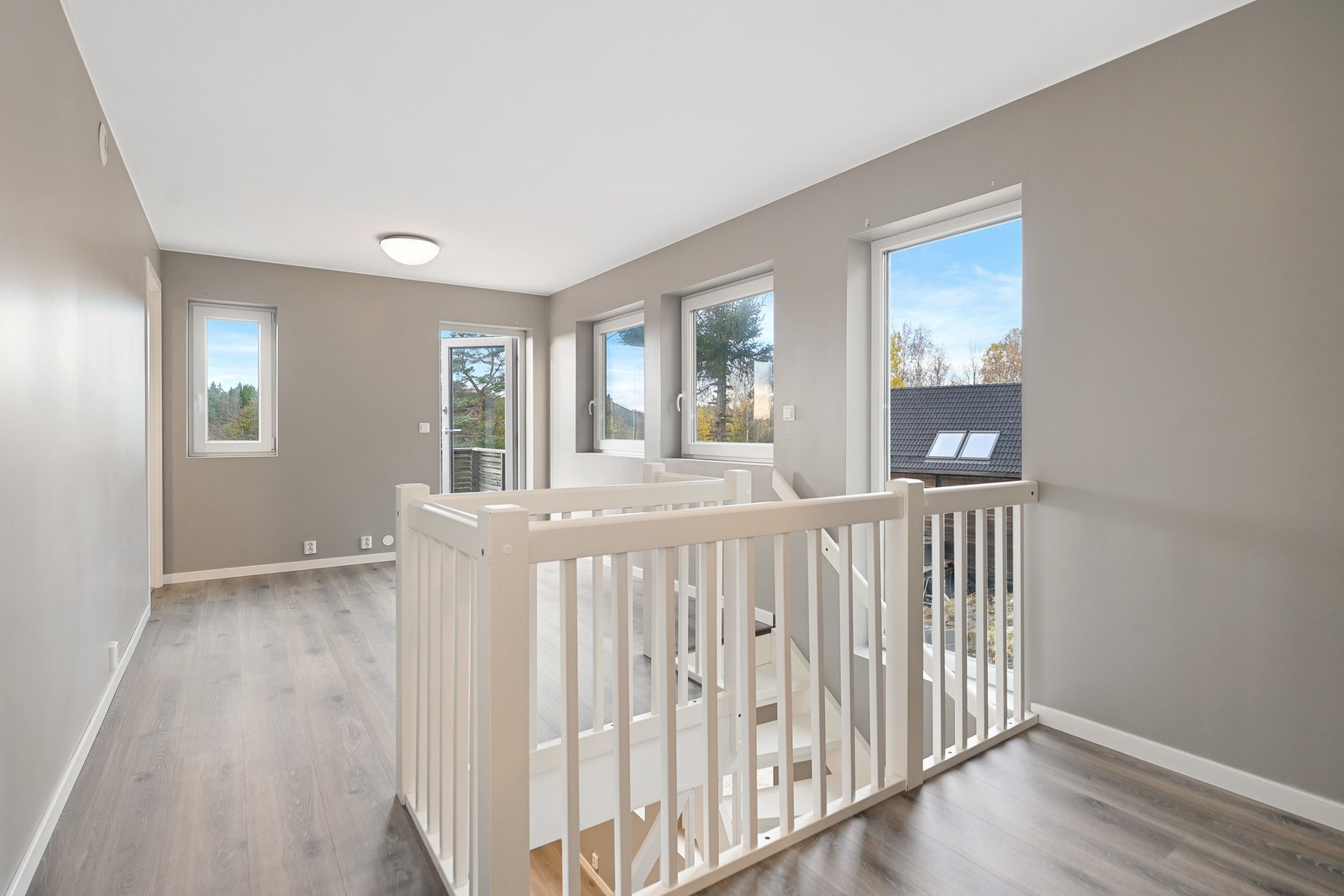 I 2. etasje er det en liten loftstue ut for soverommene. Galleribilde