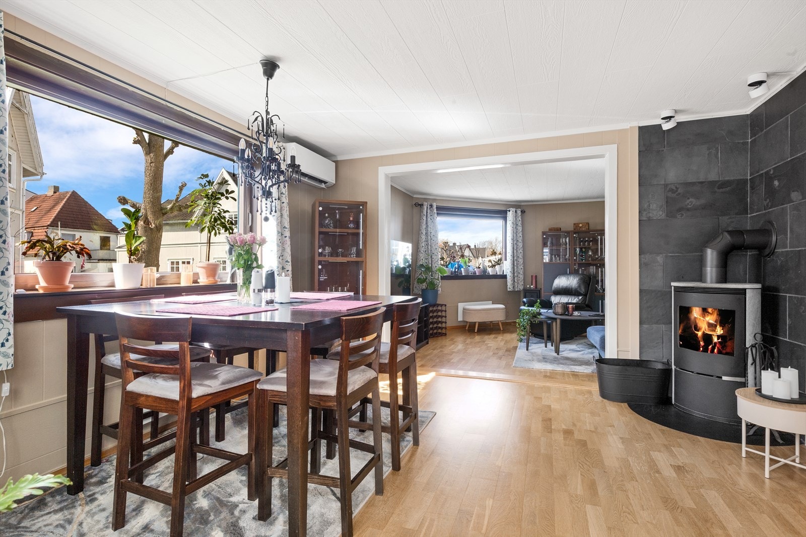 Her passer det fint med spisestue og langbord Galleribilde