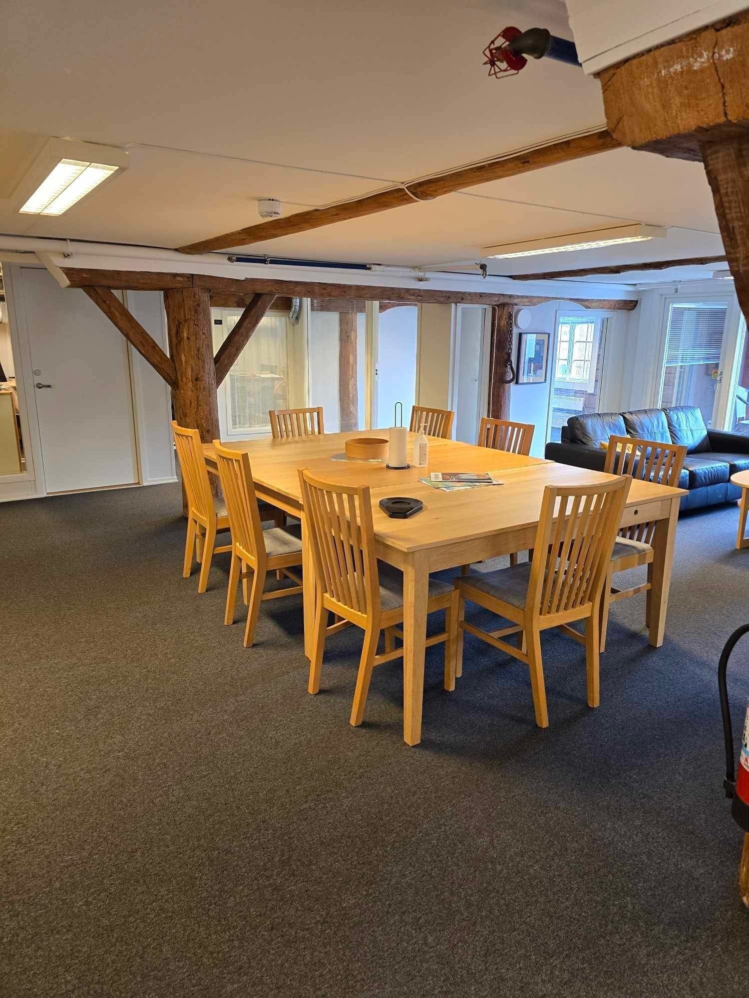 Trivelig fellesareal i etasjen Galleribilde