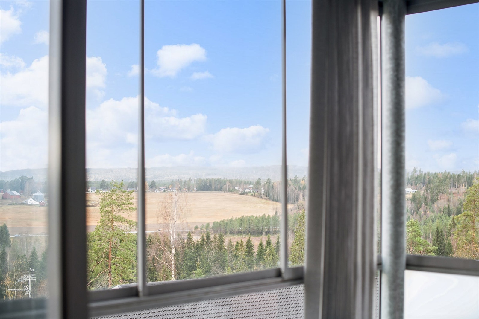 Området byr på umiddelbar nærhet til flotte turmuligheter i skog og mark. Galleribilde