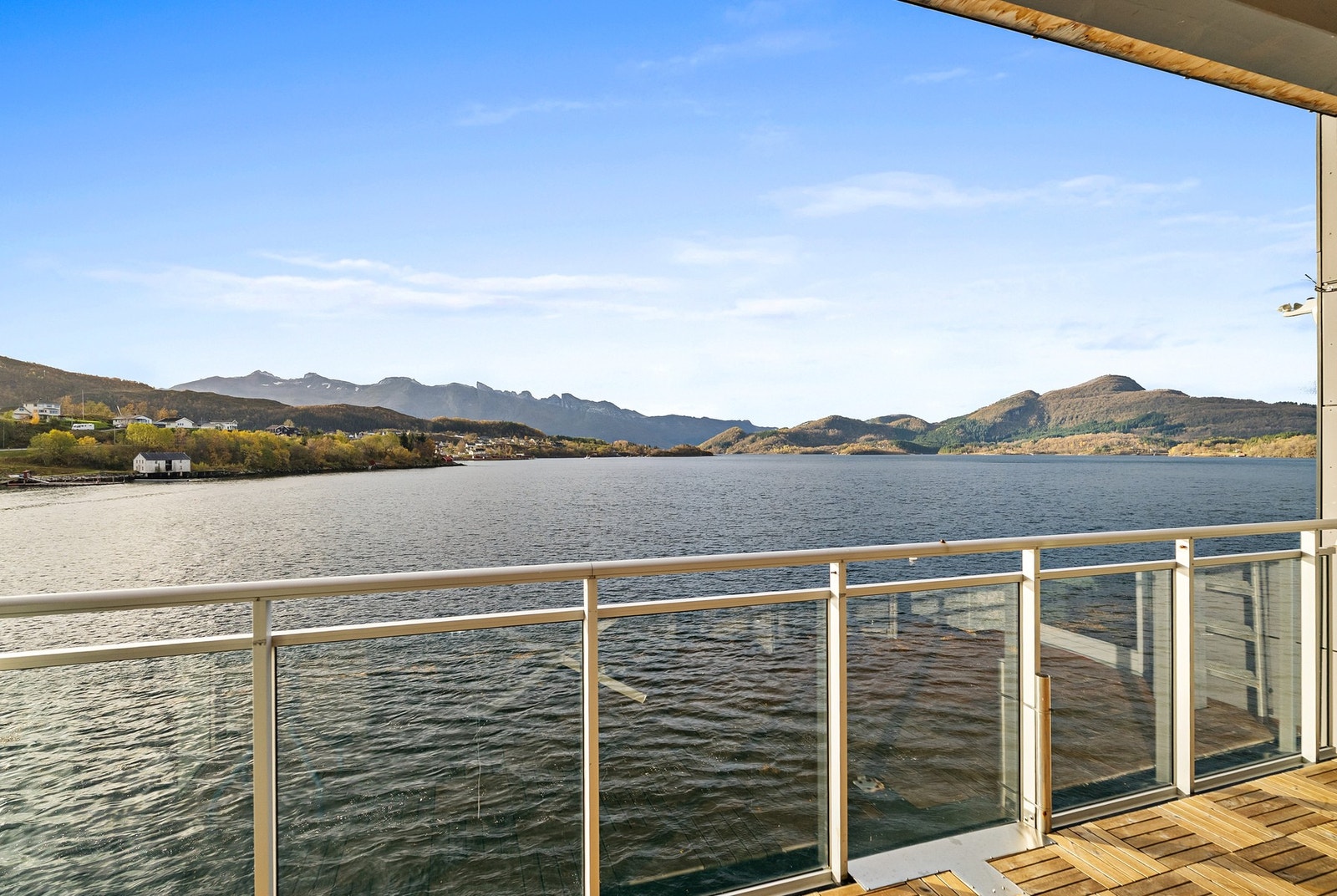 Utsikt fra balkong. Galleribilde