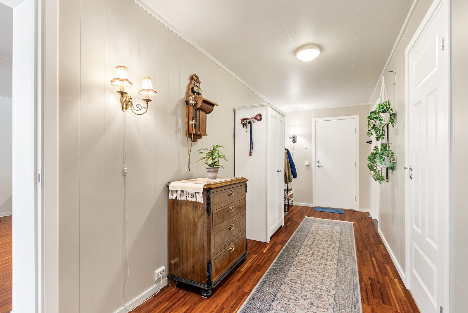 Entré/gang. Galleribilde