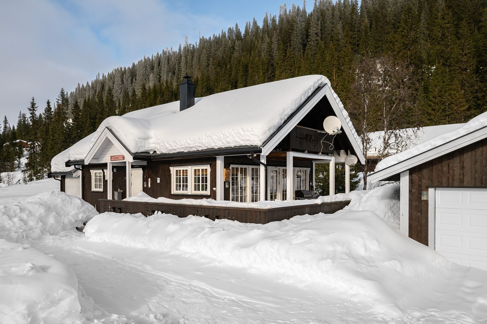 Eiendommen ligger fint til i et ettertraktet område med nærhet til fantastiske friluftsmuligheter året rundt. Galleribilde