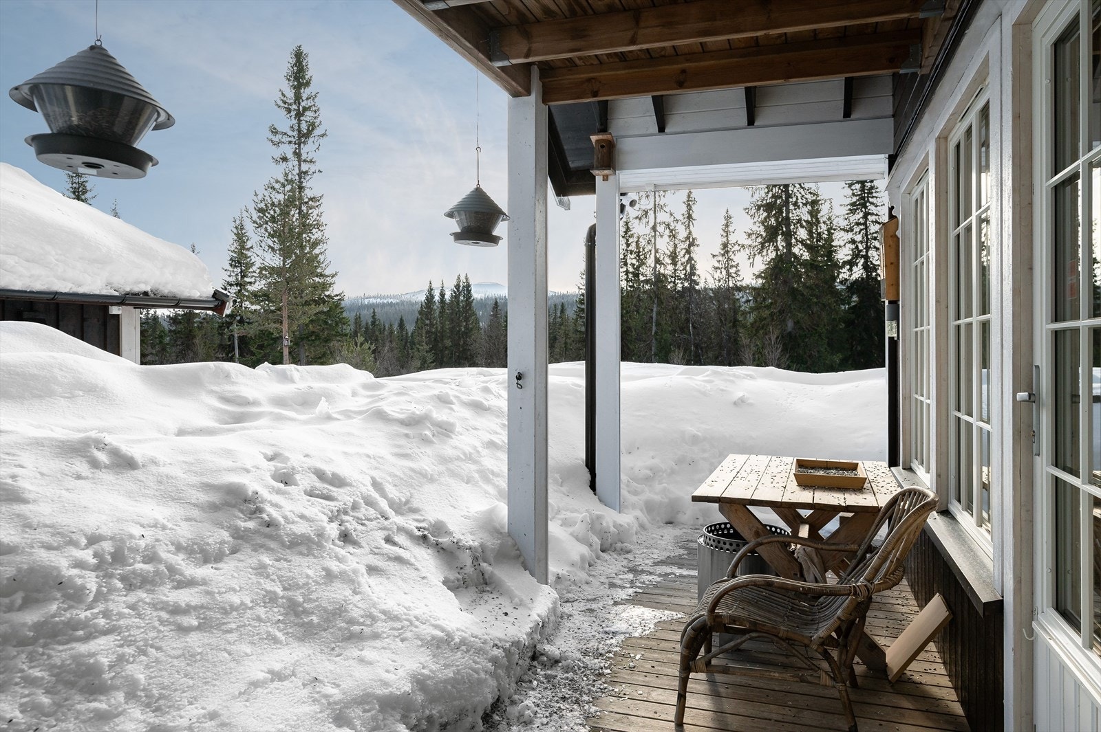 Terrassen innbyr til kos og hygge, og byr på fint utsyn og fine solforhold. Galleribilde