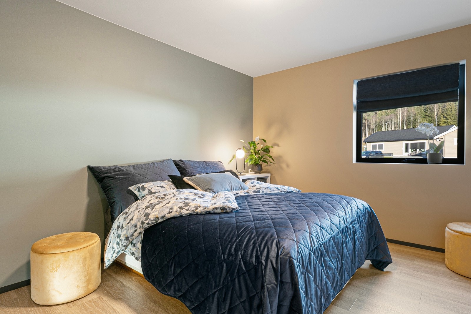 Boligen har 3 gode soverom - alle med samme gode standard som resten av boligen. Galleribilde