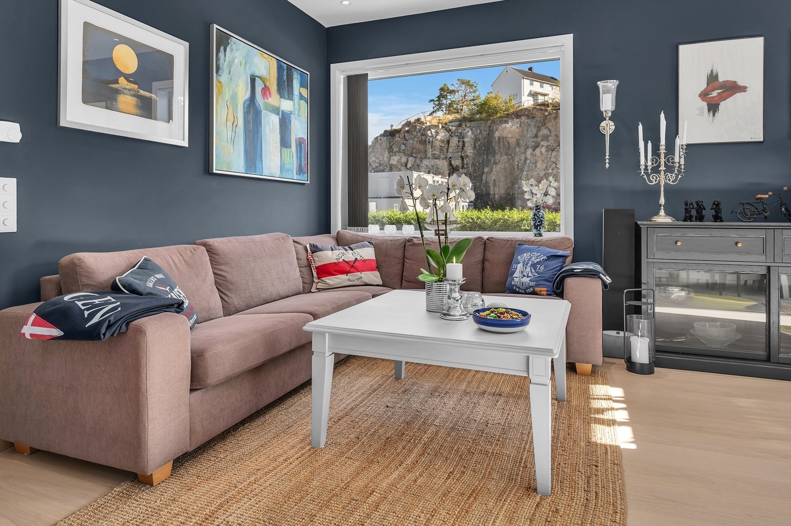 Leiligheten fremtrer i svært god teknisk stand med kun TG0 og TG1 tilstandsgrader av takstmann. Galleribilde