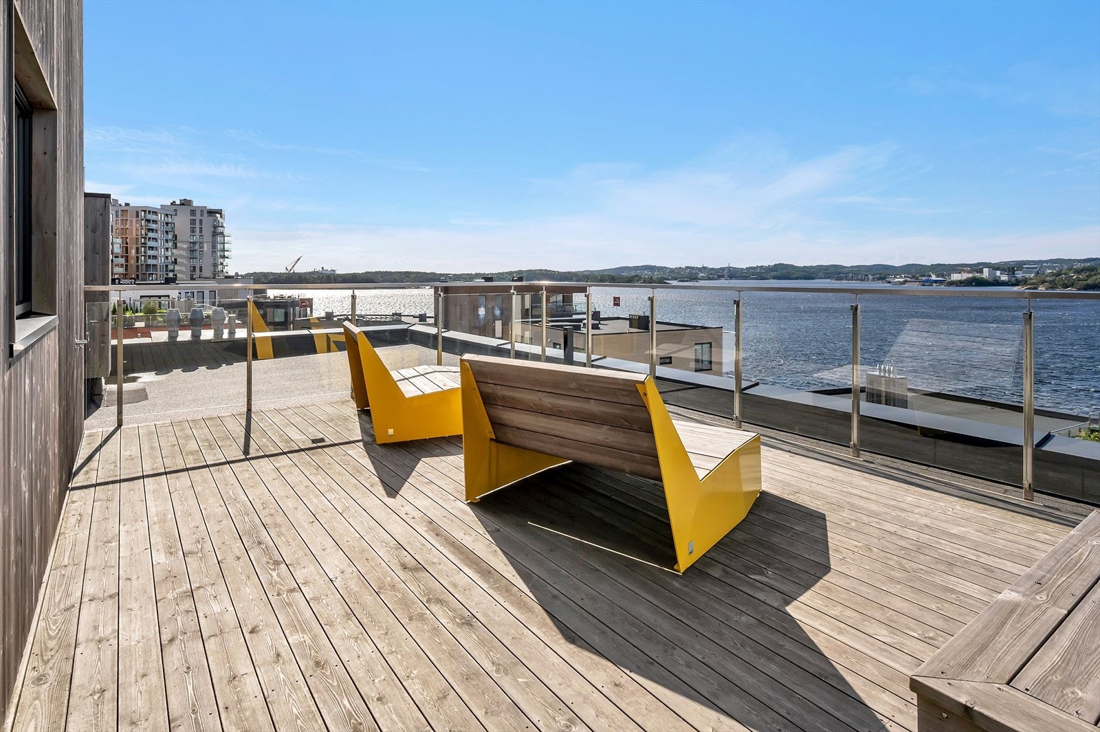 Veldrevet sameie med felles solrik takterrasse. Galleribilde