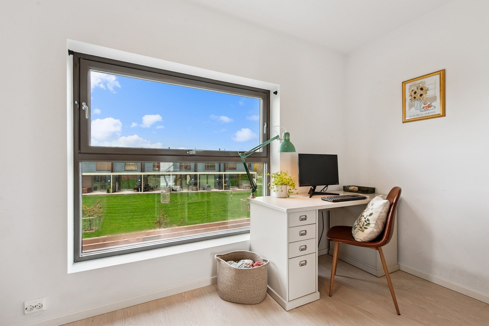 Det andre soverommet egner seg godt som barnerom, gjesterom eller kontor. Galleribilde