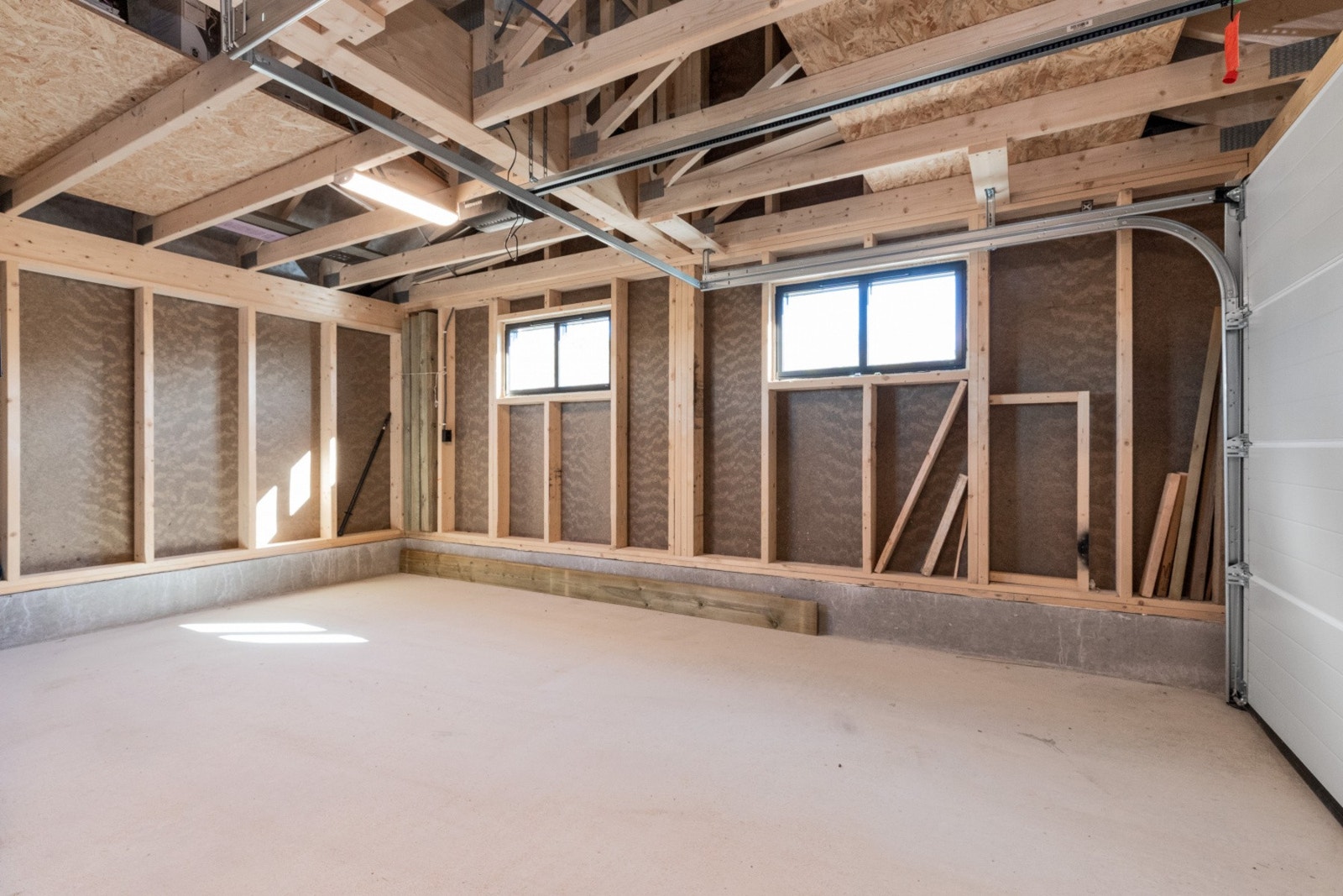 God plass i garasjen Galleribilde