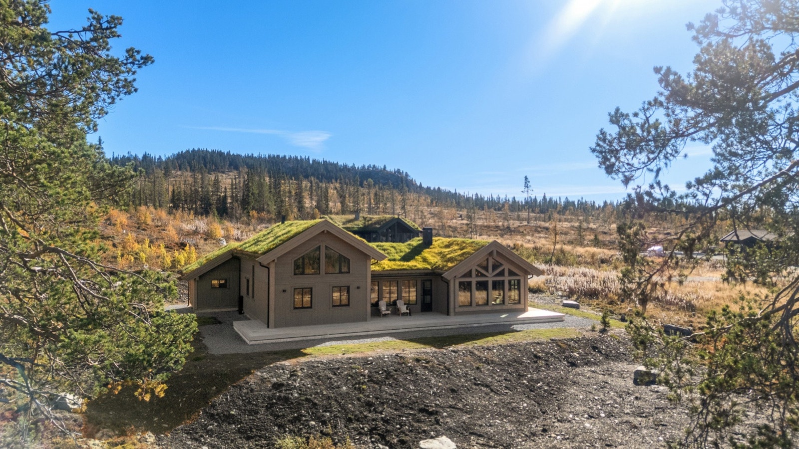 Hytta er nyoppført i 2025 og har en gjennomført og moderne planløsning med gode løsninger for både komfort og funksjonalitet Galleribilde