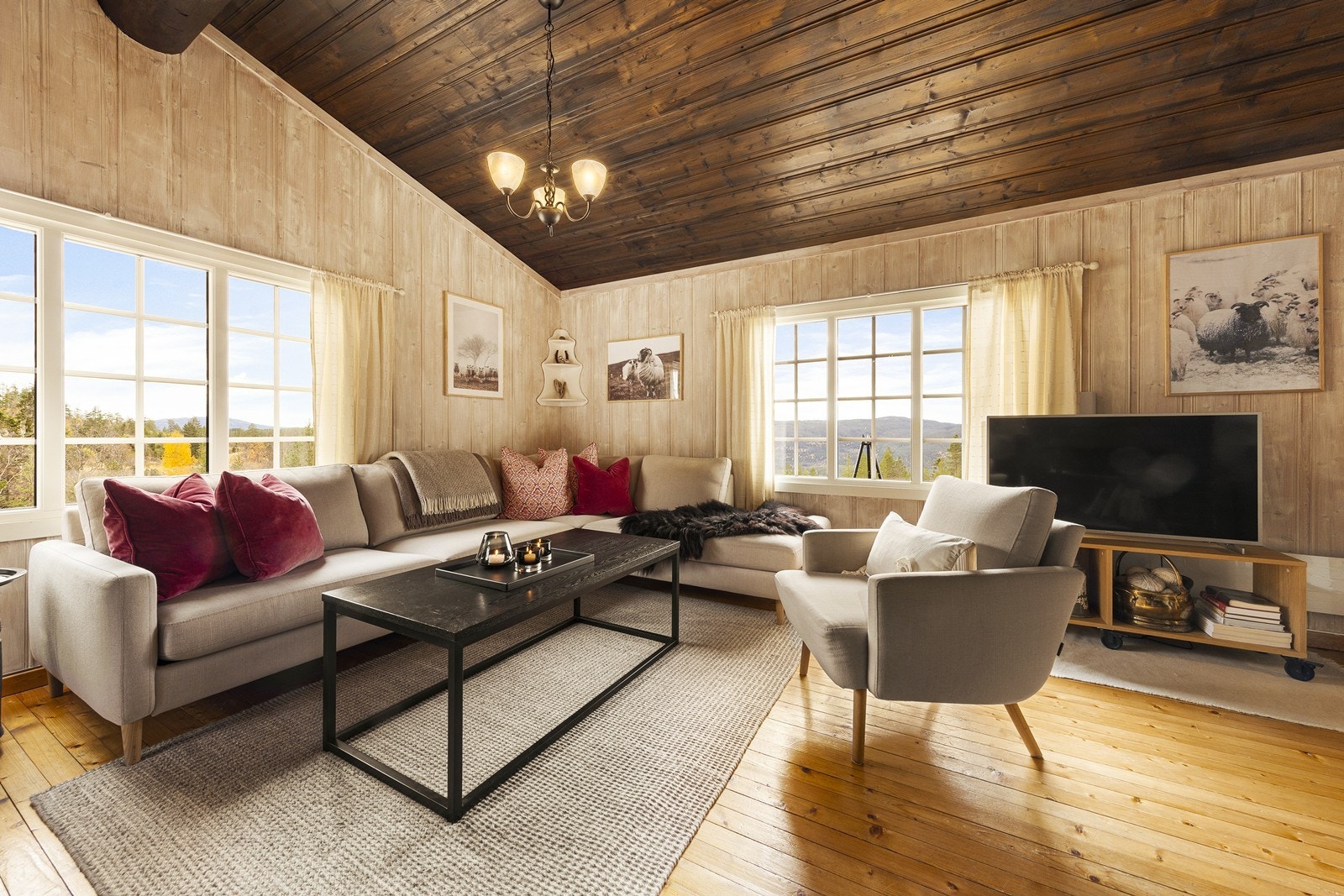 Flott utsyn fra stuevinduene Galleribilde