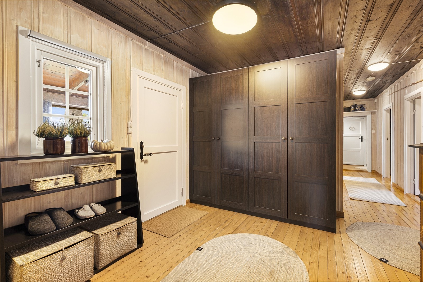 En romslig entré ønsker velkommen! Galleribilde