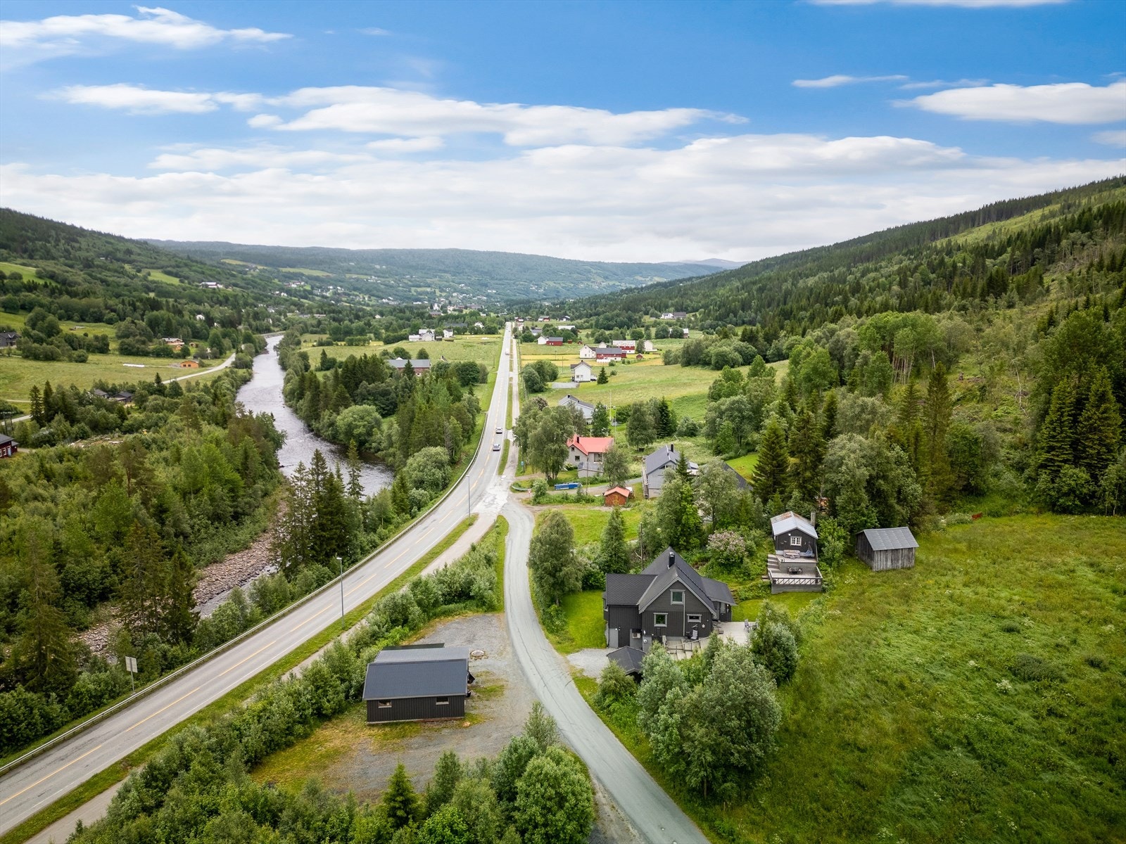 Det er gangvei hele veien inn til sentrum. Galleribilde