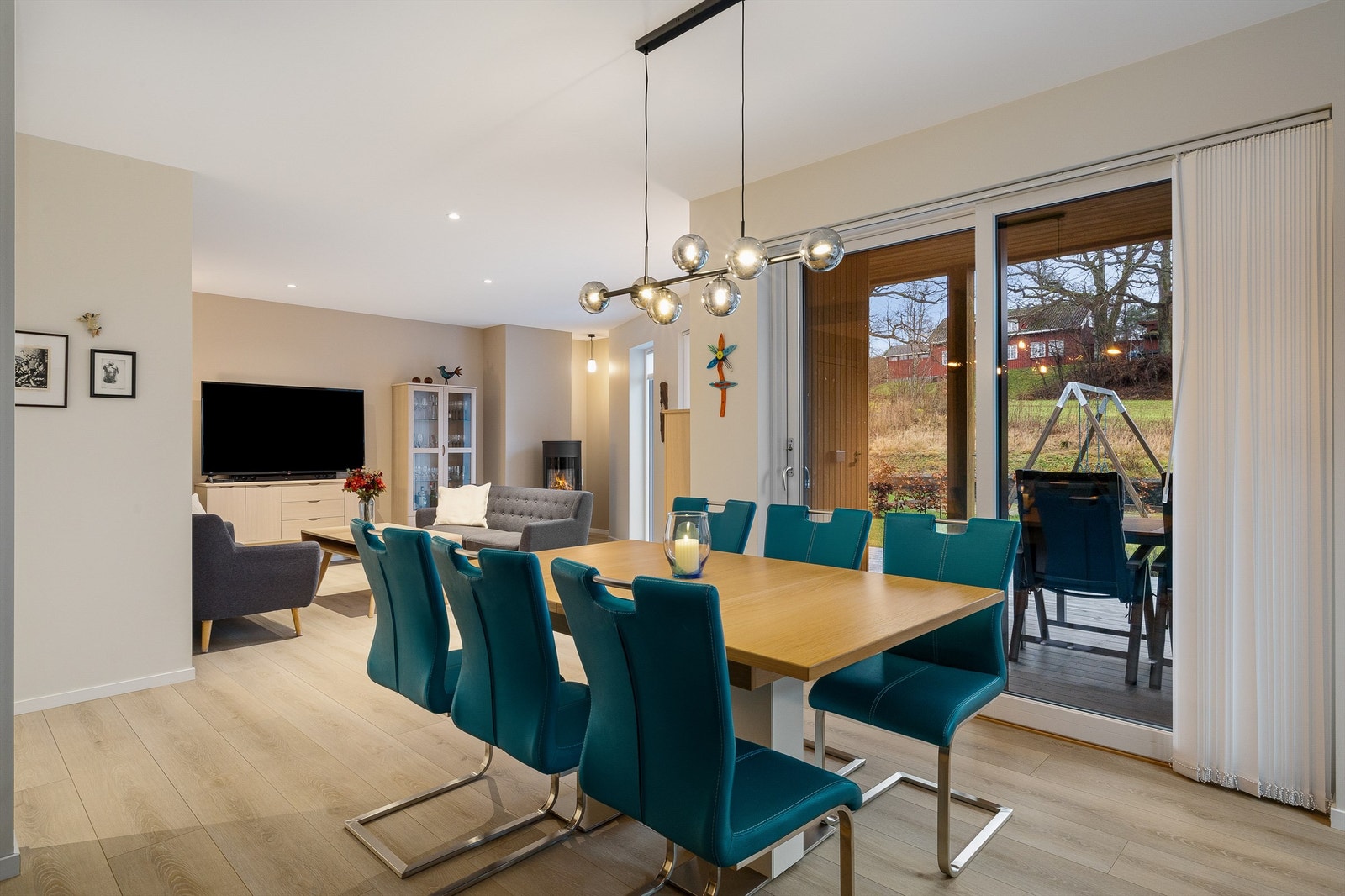 Utgang til terrassen fra kjøkkenet Galleribilde