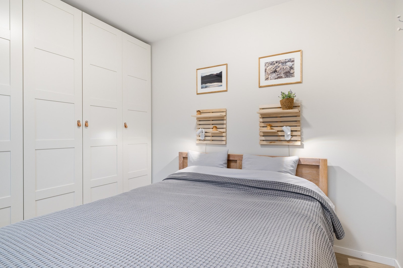 Dagens hovedsoverom har godt med garderobeplass Galleribilde