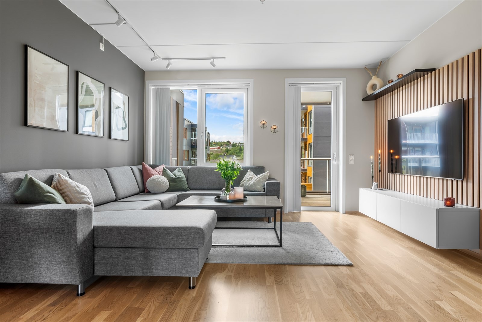 Velkommen til en flott og gjennomført leilighet på Melhustunet! Galleribilde