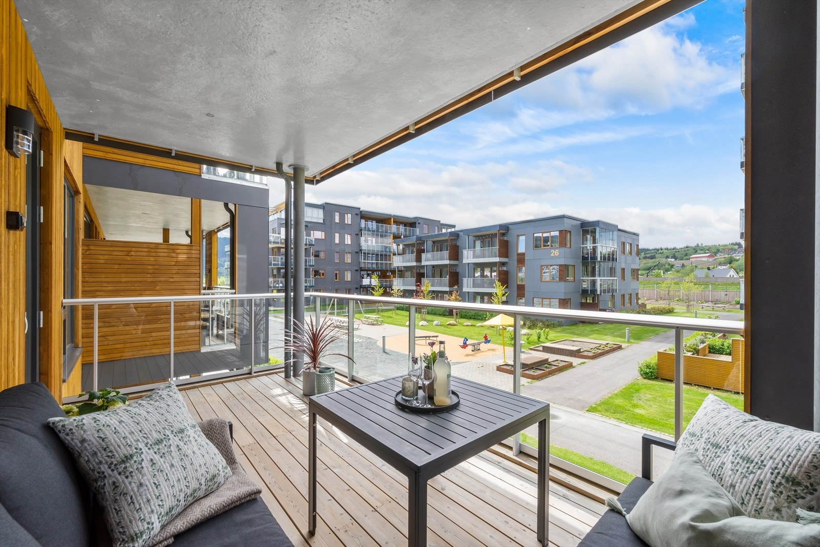 Vestvendt balkong på 12 kvm Galleribilde