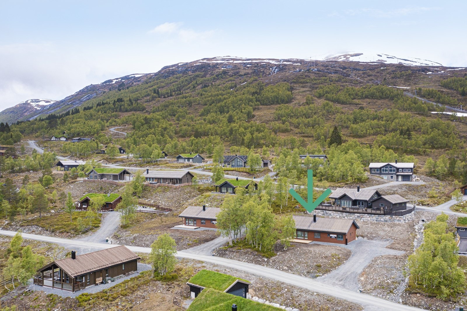 Harevadet er et populært hyttefelt, og denne hytten ligger veldig nærme Hornindal Skisenter Galleribilde