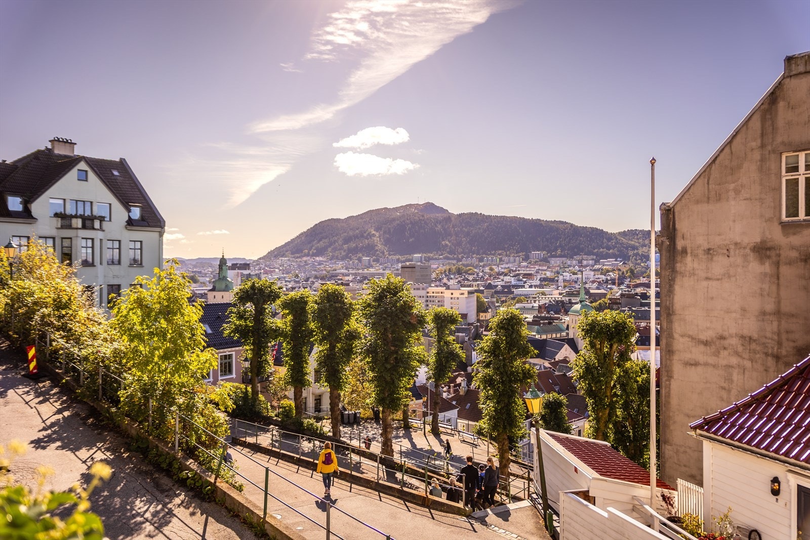 Her bor du også med gangavstand til alt du trenger i hverdagen. Galleribilde