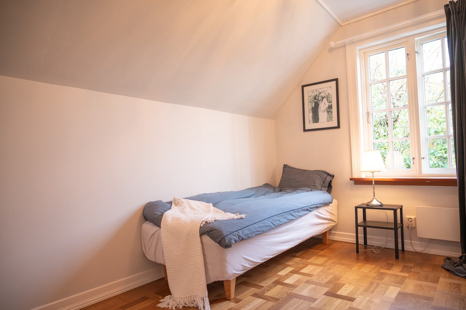 Praktisk soverom til barn eller gjestværelse. Galleribilde