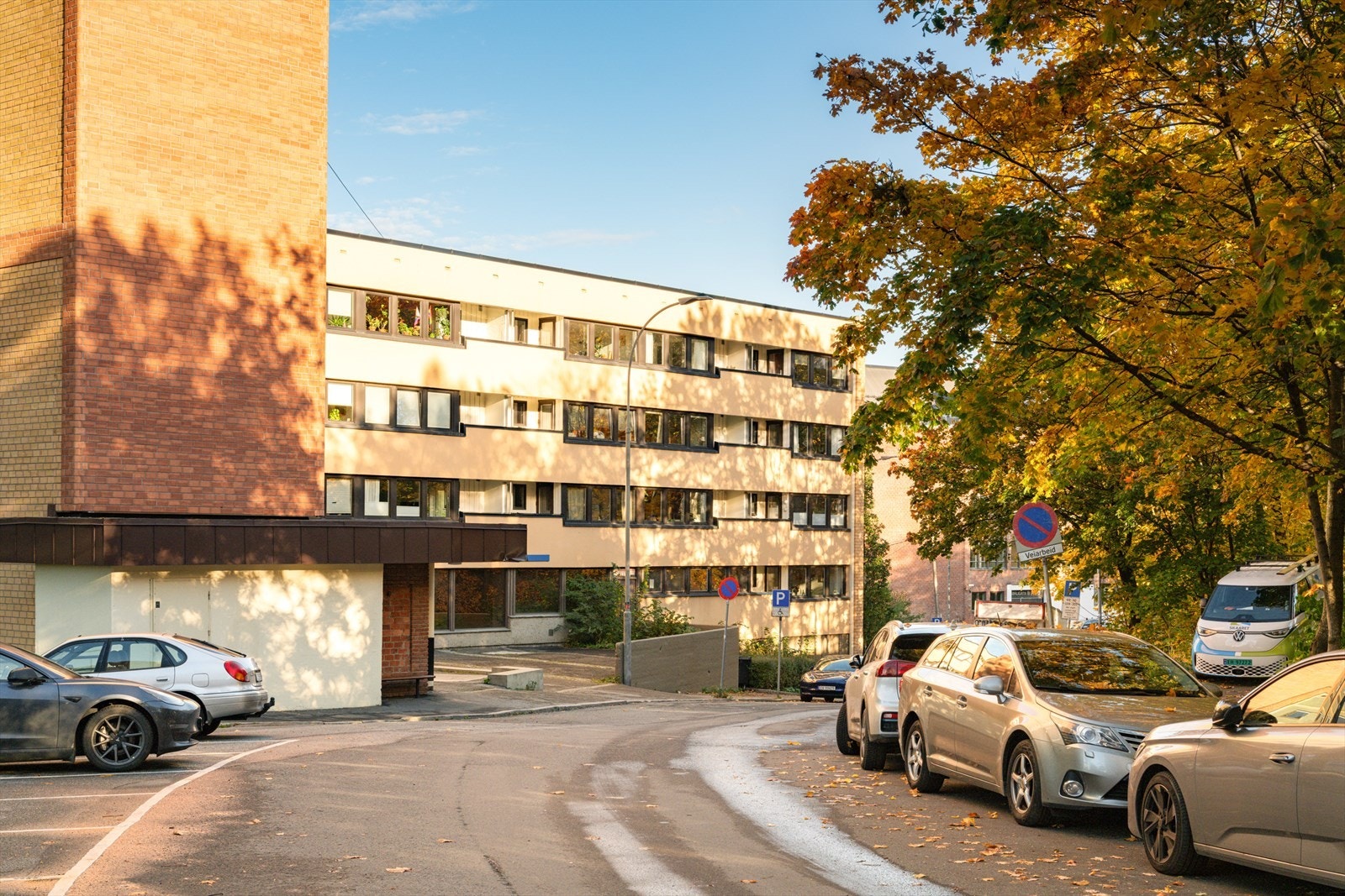 Enerhauggata 1 ligger flott til med kort vei til alt man ønsker seg av bylivet. Galleribilde