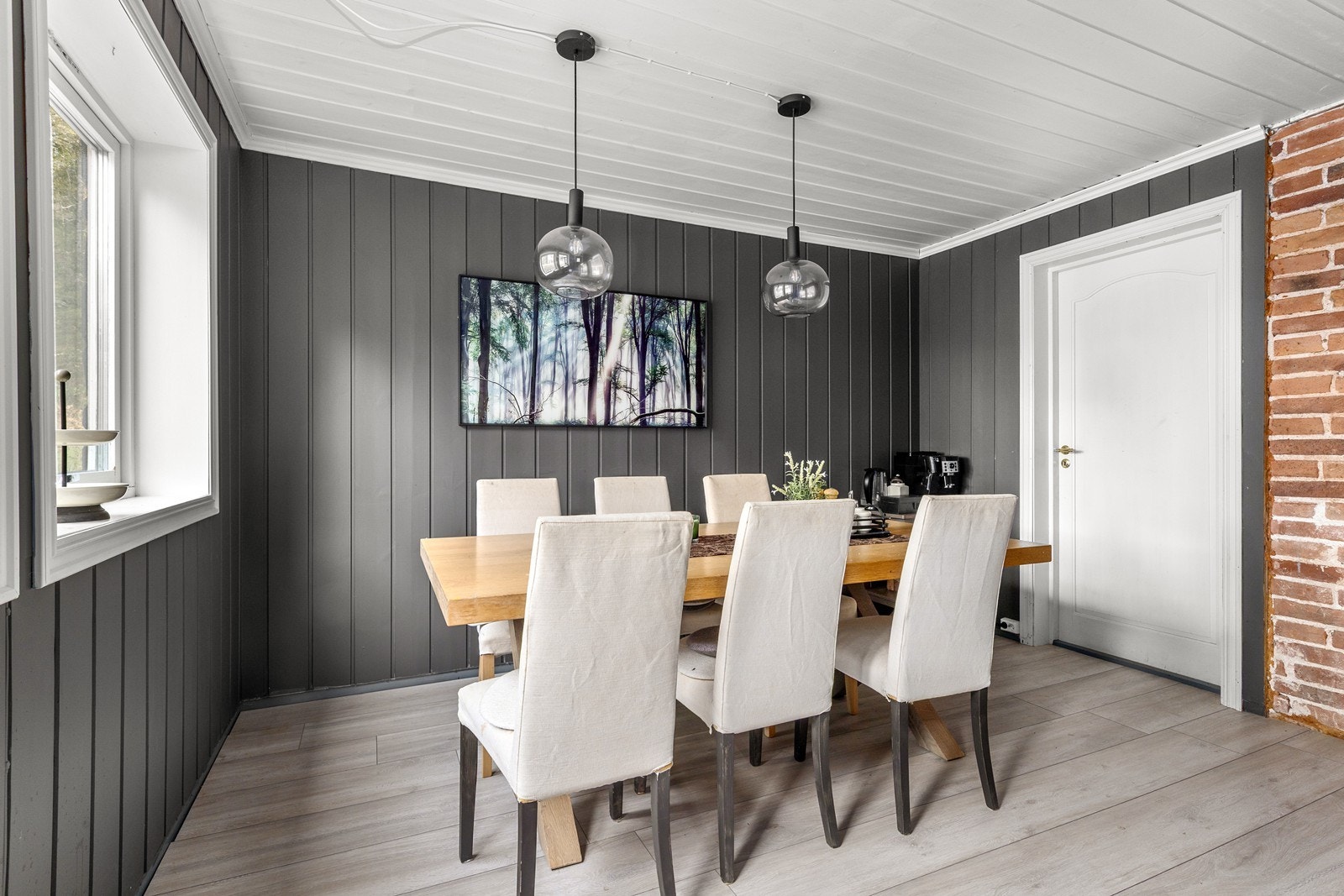 Spiseplass på kjøkkenet Galleribilde