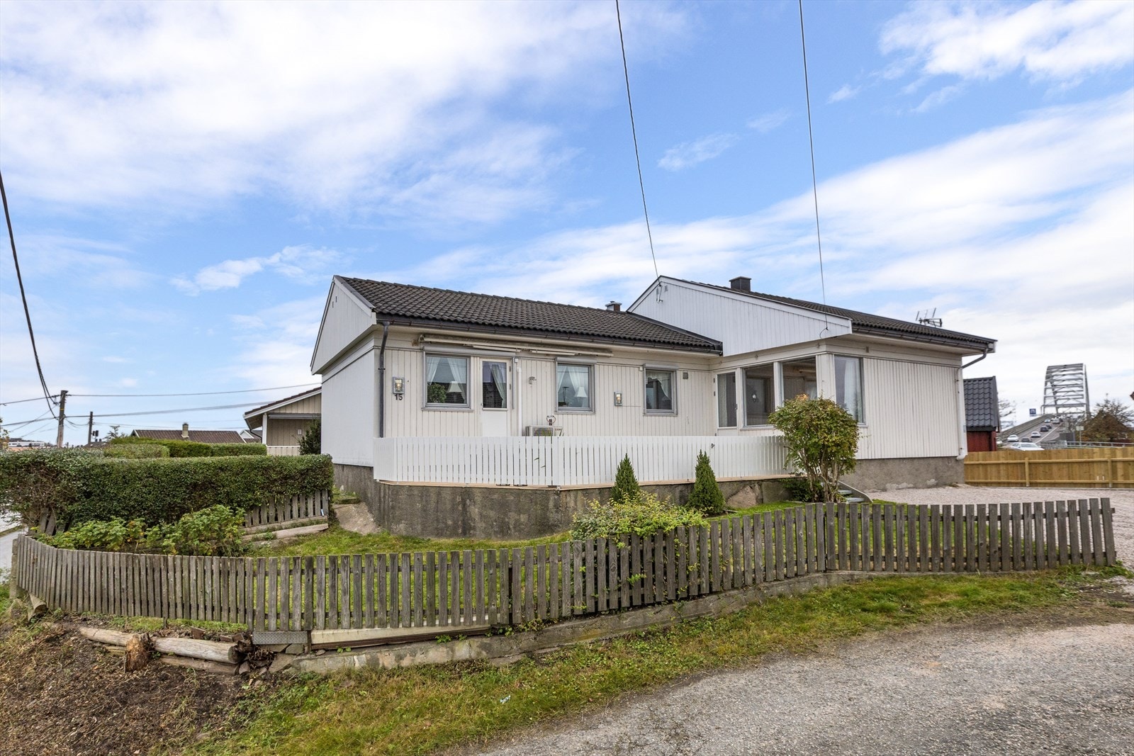 Abelsborgveien 15 er en innholdsrik enebolig med alt på en flate. Galleribilde