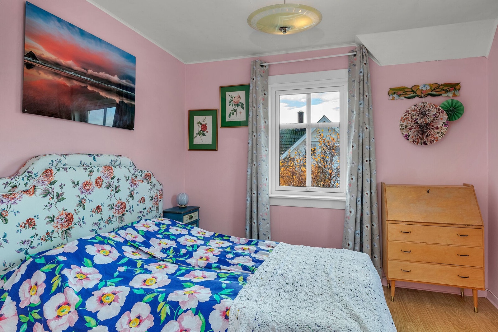 Soverom 2 med adkomst via soverom 1. Galleribilde