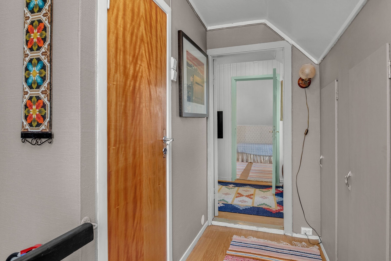 Adkomst til bad inn døren til venstre. Galleribilde