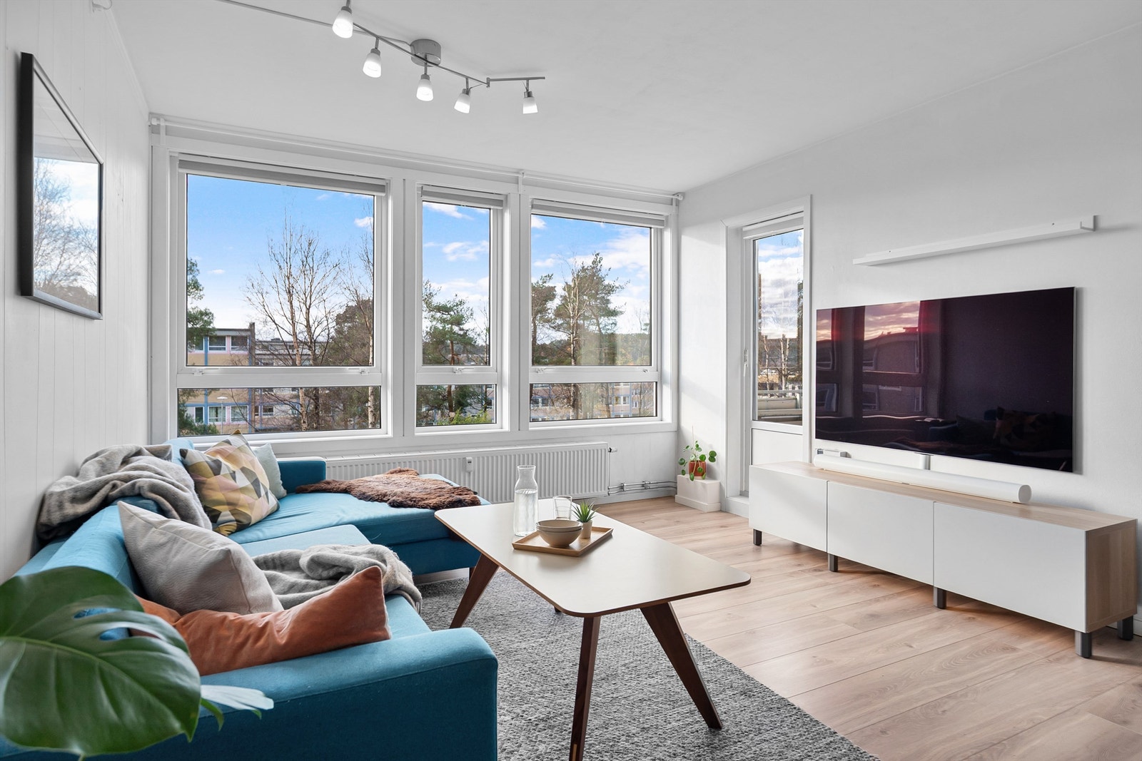 - Utgang fra stue til vestvendt balkong på ca. 8 kvm - Galleribilde