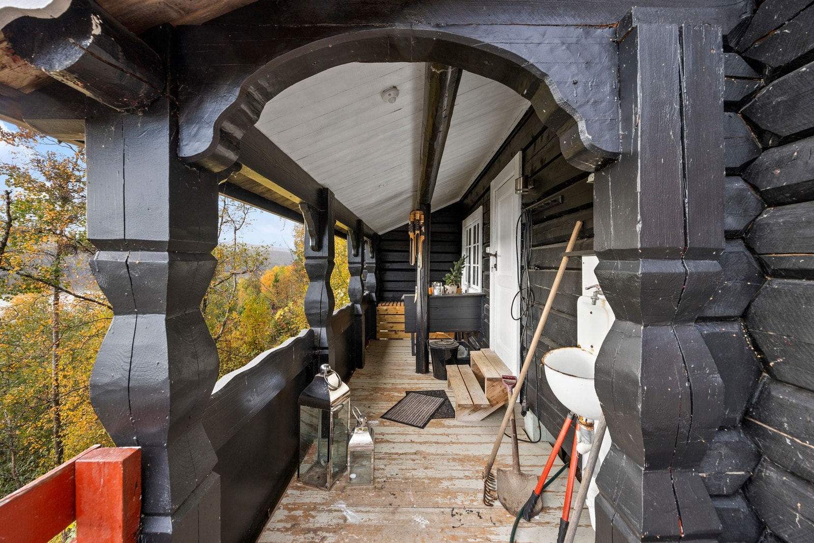 Inngangspartiet er takoverbygd Galleribilde