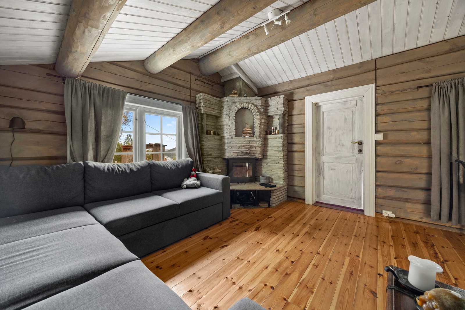 Framlagt vann og strøm til hytta. Galleribilde