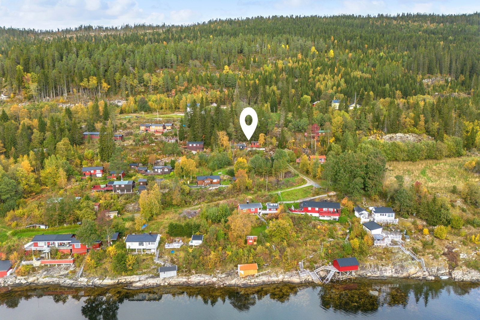 Ca en times kjøring (52 km) fra Steinkjer. Galleribilde