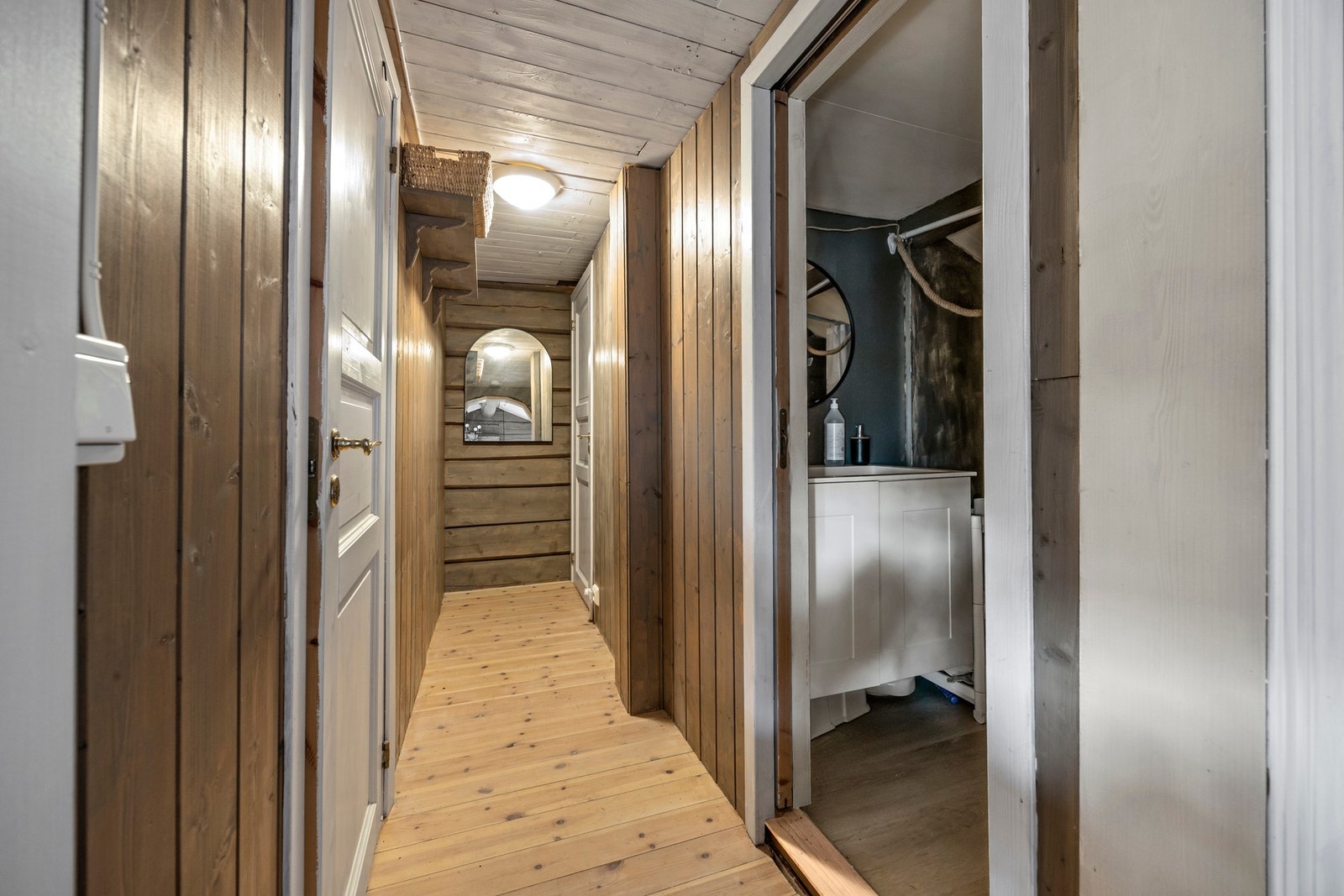 Gang - ca 2,5 kvm. Galleribilde