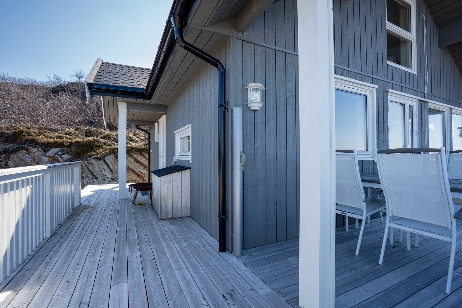 Kasse med oppbevaring av gass til komfyr og kjøleskap Galleribilde