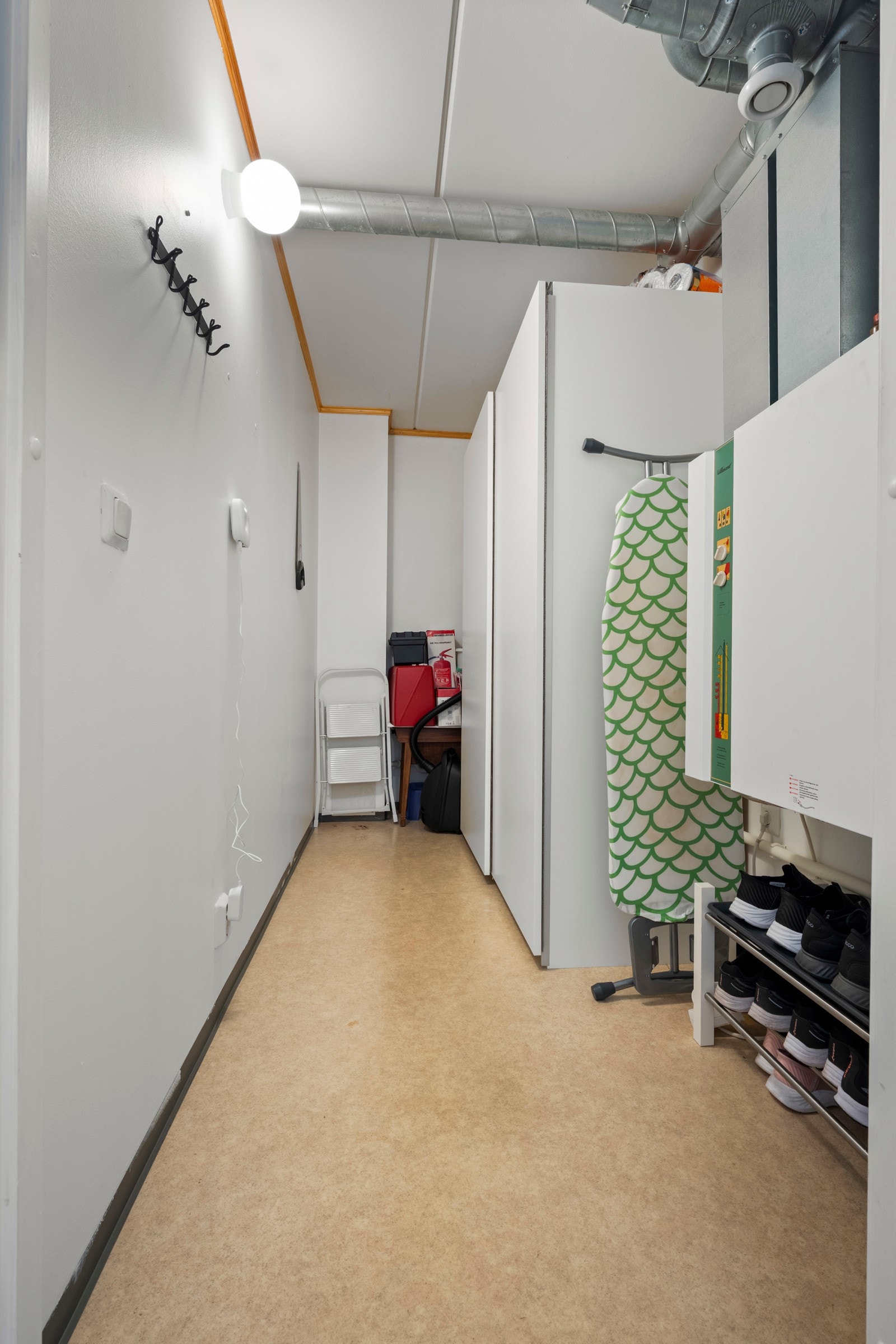 Egen bod i leiligheten for enkel oppbevaring. Galleribilde