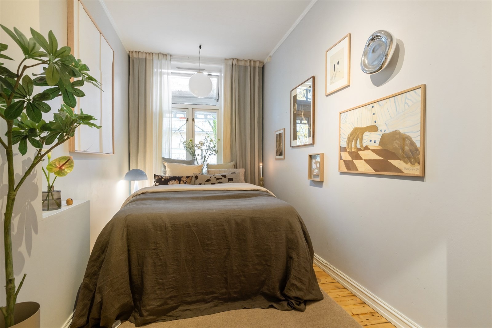 Soverom 2 og 3 egner seg godt som barnerom, gjesterom eller hjemmekontor. Galleribilde