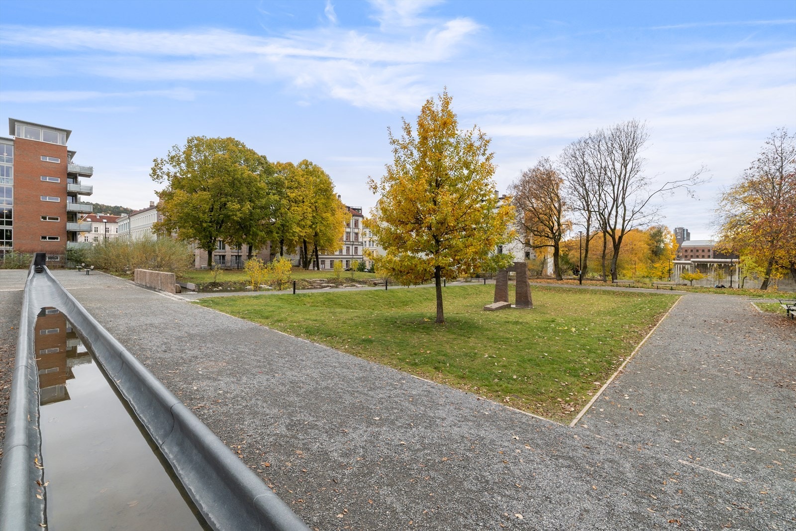 Områdebilde - Klosterenga park er en opplevelsespark med kunst, vann og grønne områder for store og små. Galleribilde