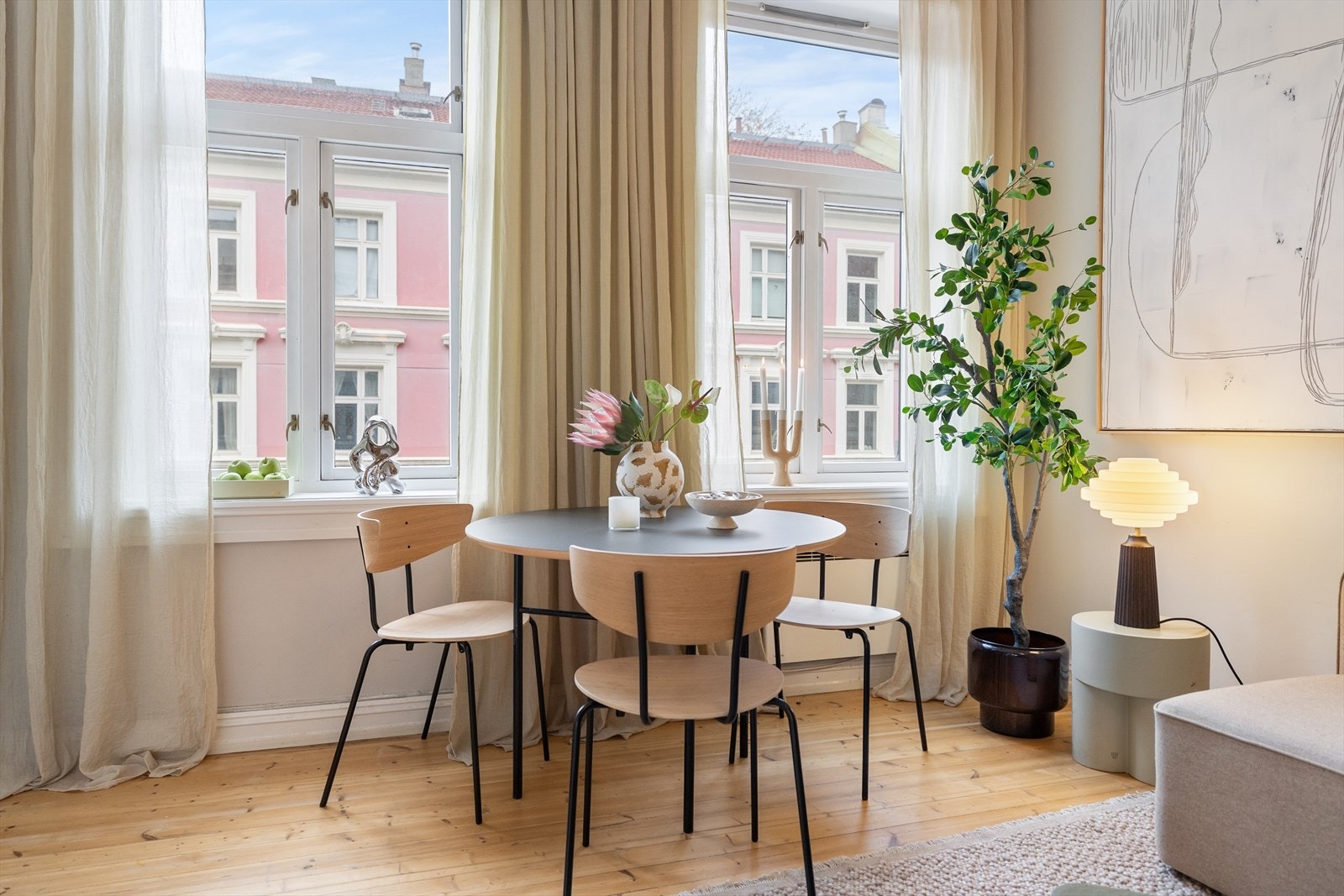 Stuen har en planløsning som gjør innredningsjobben enkel. Galleribilde