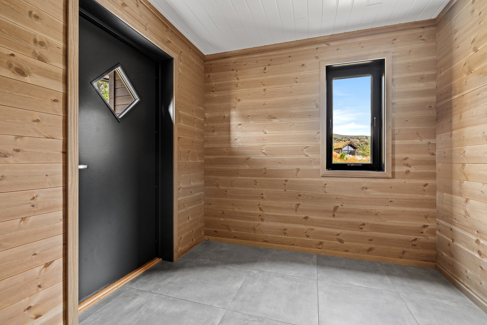 Innbydende og romslig entré. Galleribilde