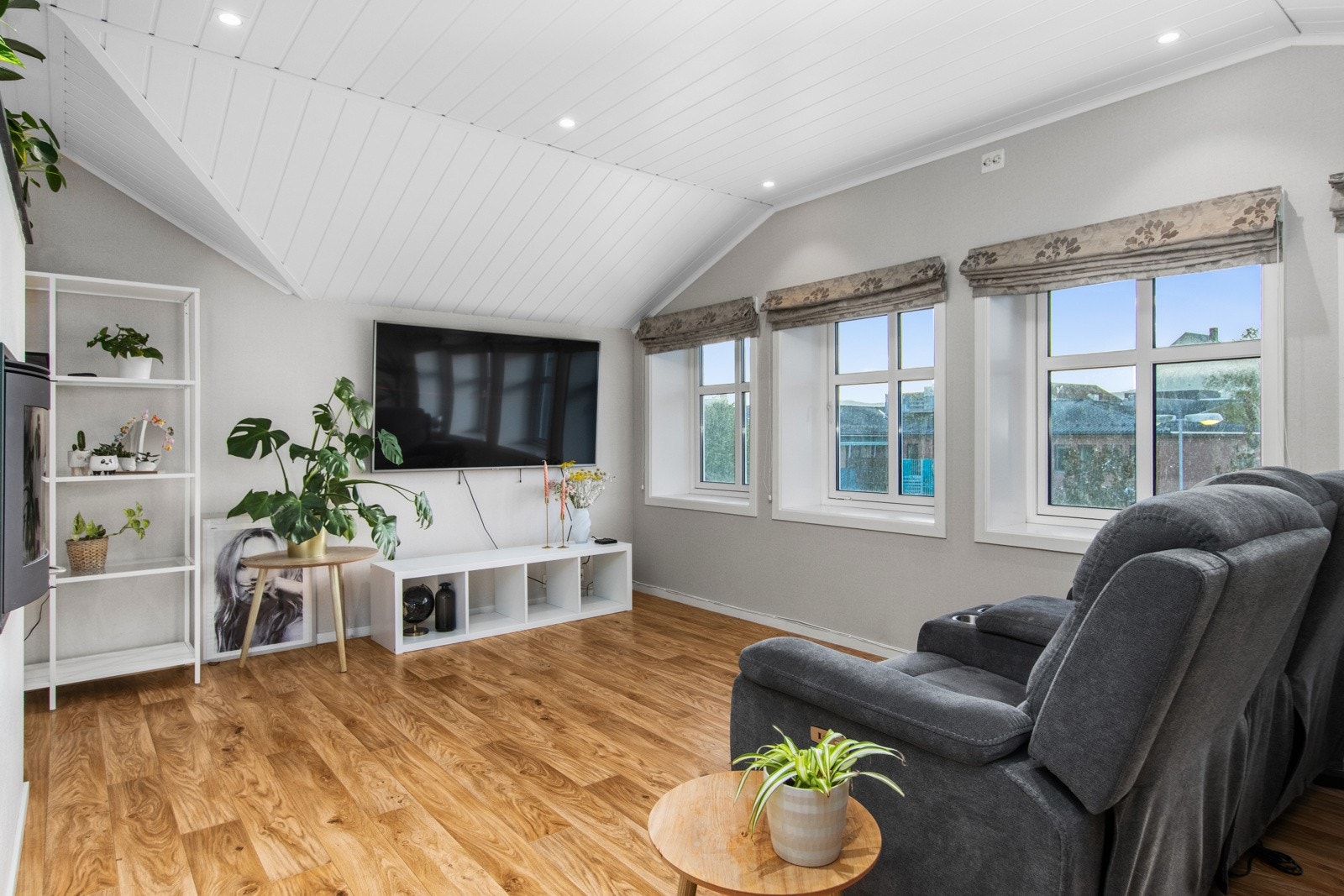 Store vinduer også her gir godt med naturlig lysinnslipp. Galleribilde