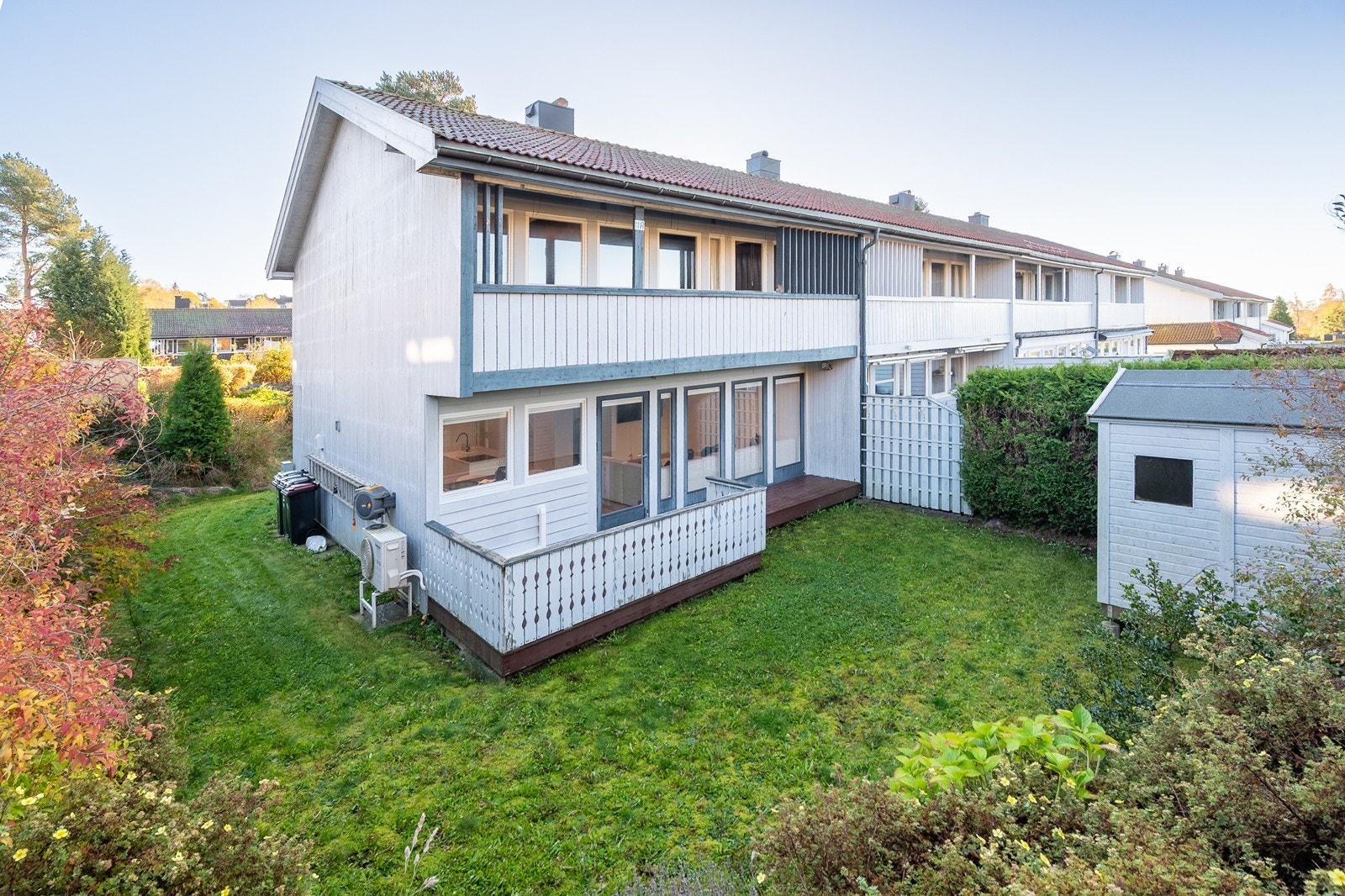 Enderekkehus med skjermet hage Galleribilde