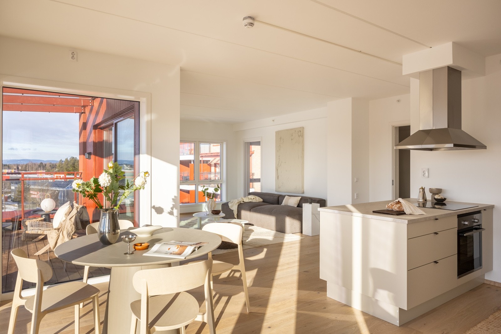 Unik 5-roms topp- og hjørneleilighet med egen takterrasse på hele 56 kvm og fantastisk utsikt. Galleribilde