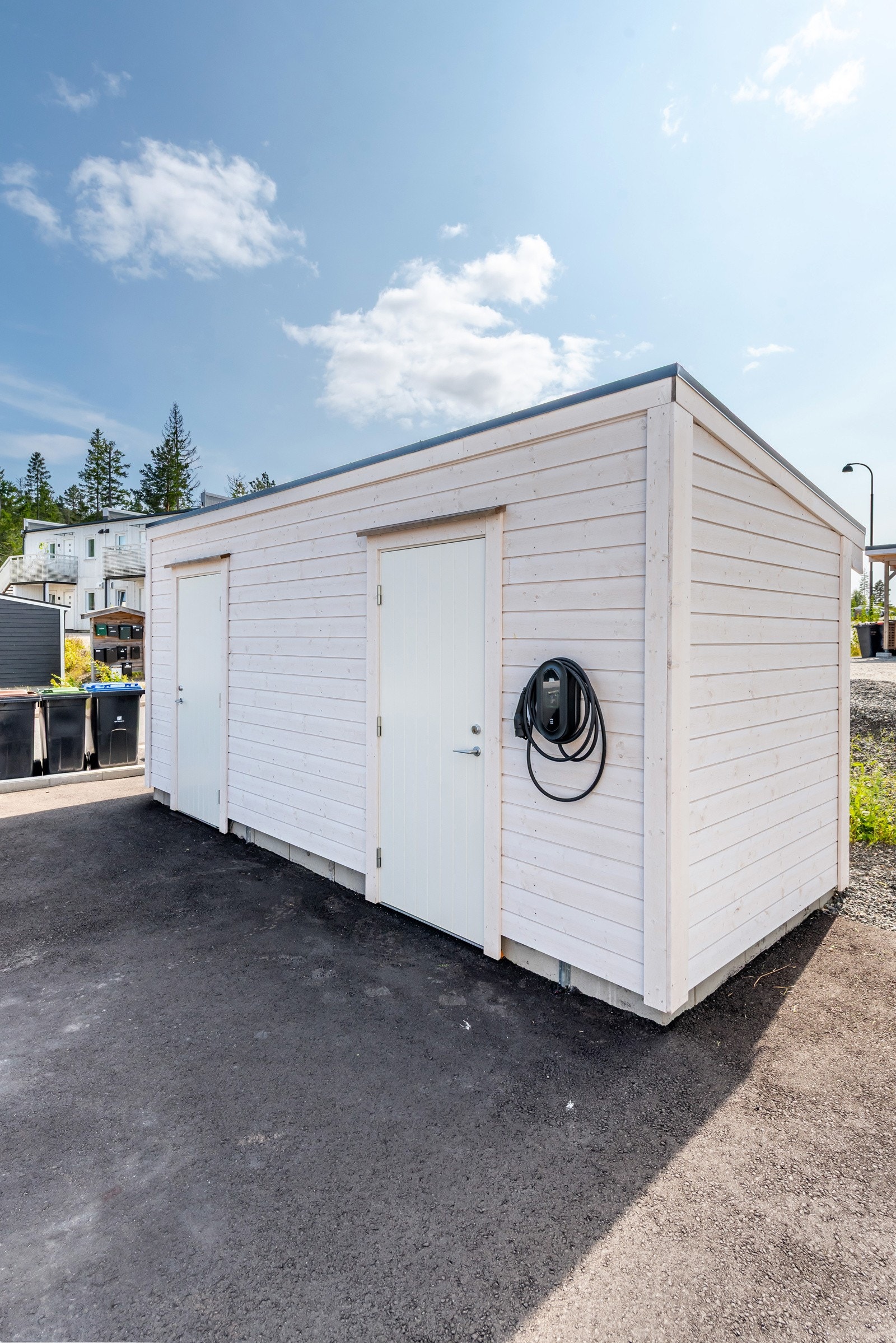 Leiligheten har egen parkeringsplass, utvendig bod og el - bil lader. Galleribilde