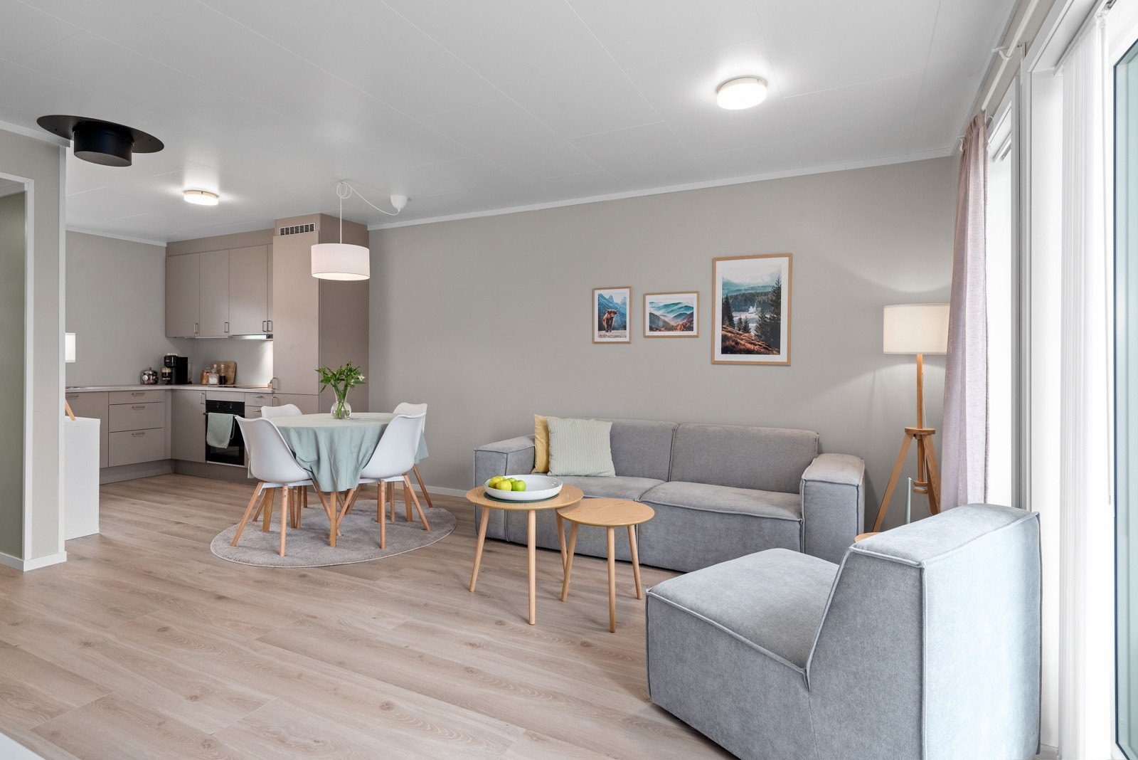 Pene farger og ingen slitasje. Leiligheten fremstår som ny Galleribilde