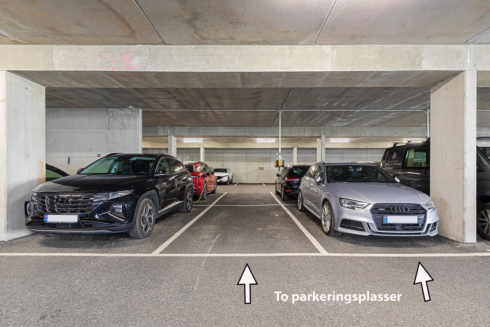 Det medfølger 2 stk parkeringsplasser i felles garasjeanlegg som er tilrettelagt for etablering av elbil-lader Galleribilde