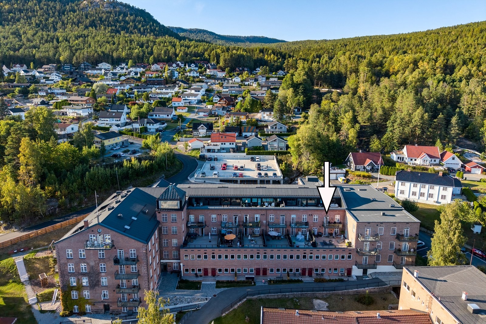 Her ble de ærverdige fabrikklokalene fra 1854 totalrenovert i 2023, til delikate leiligheter med god standard og flotte kvaliteter - Galleribilde